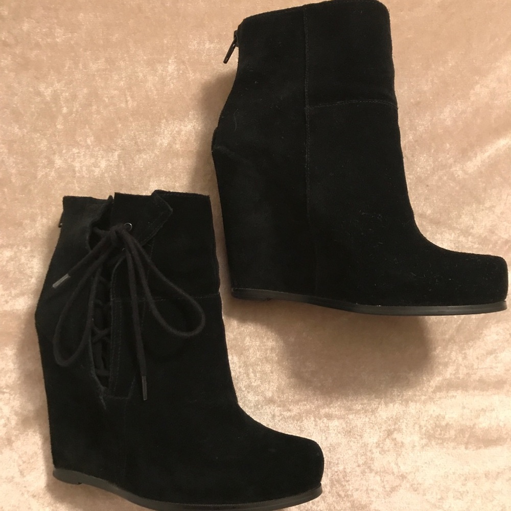 Gorgeous Suede 5/48 Booties sz 39